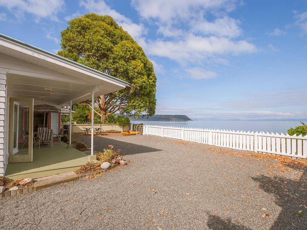 Lake Edge Cottage - Waitahanui Holiday Home Exteriér fotografie