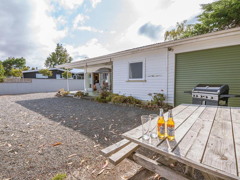 Lake Edge Cottage - Waitahanui Holiday Home Exteriér fotografie